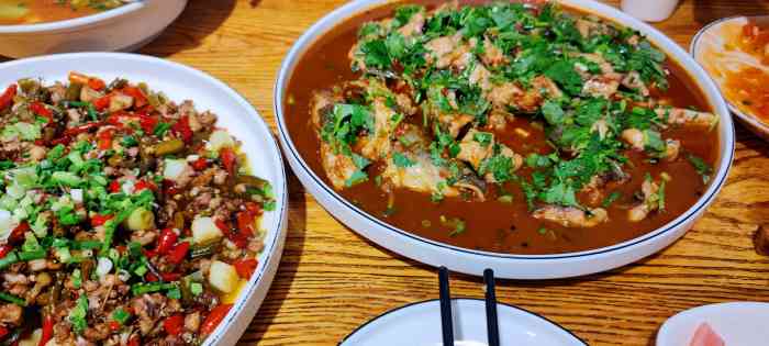 到眉山水街玩看攻略慕名而来的老店过去都11点了本来以为关门了结果