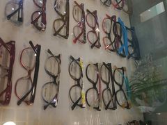 -三叶眼镜城批发市场(上海火车站店)