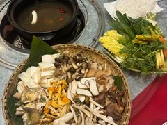 野生菌簸箕拼盘-原林野山菌火锅·炒菌(关上野生菌一条街店)