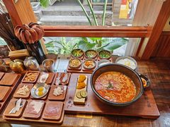 -银米·云南传统过桥米线(双廊黑金冠店)