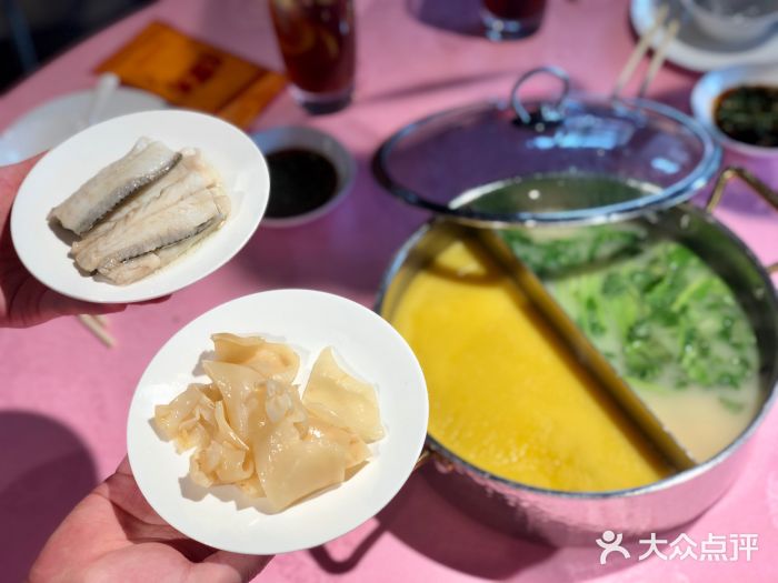 行家海鲜火锅酒家(静安寺店)花胶黄鱼锅图片