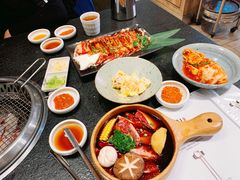 -草家酱蟹炭火烤肉店(珲春南路一店)