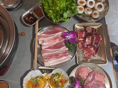 -围炉肉舍•炭烤活鳗•丹东海鲜烤肉(步行街店)