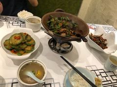 -丹江口渔村·湘味厨房(桃园店)