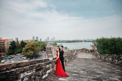 -雪中彩影婚纱摄影·微光艺术中心