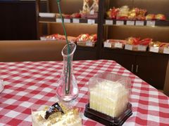 -红宝石·鲜奶小方·海派西点房(南丹店)
