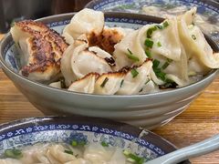 鲜肉煎饺-无名氏宵夜小摊(祝家三姐妹馄饨店)