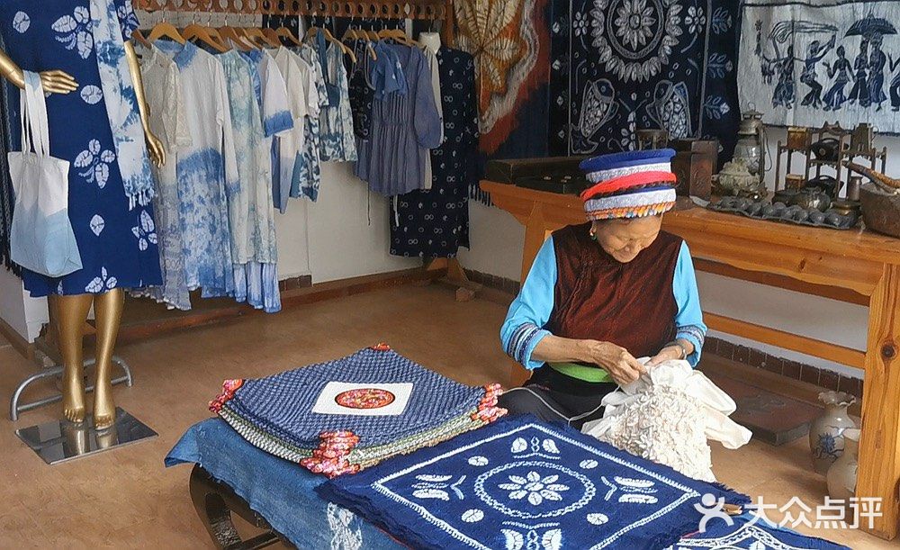 大理蝴蝶泉边，天下白族第一村，著名的扎染之乡