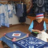 大理蝴蝶泉边，天下白族第一村，著名的扎染之乡