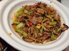 -九锅一堂酸菜鱼(万达广场店)