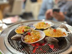 -围炉肉舍•炭烤活鳗•丹东海鲜烤肉(步行街店)