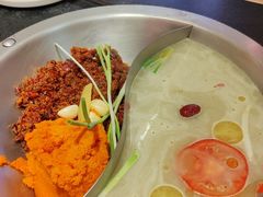 -沸炉重庆老火锅(军事博物馆店)