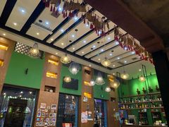 -香巴拉云南餐厅(华莱坞店)