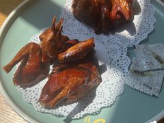 特色脆皮乳鸽-粥王府 老广传家菜(高桥路店)