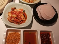 开胃小菜-猪啊牛呀羊啊铜盘烤肉(正大广场店)