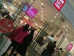 -名创优品(广州萝岗万达广场店)