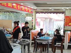 -老码头黑皮肘子锅包肉熏酱水饺(文政街店)