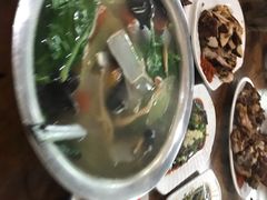 -小辣椒汤锅烧烤(温泉南街店)