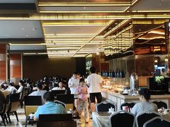 -大中华希尔顿酒店-念自助餐·嗨啤·小龙虾