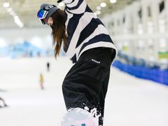 -乔波室内滑雪场