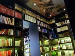 -钟书阁(松江泰晤士小镇店)