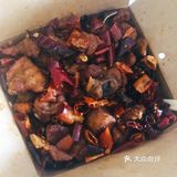 天街新开了一家炸货店,与以往的炸货不同的是