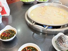 -老来福·非遗酸汤兔(凯旋路店)