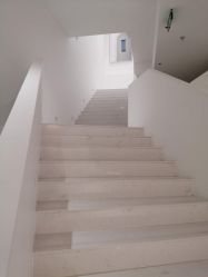 -微笑雨嘉造型护肤