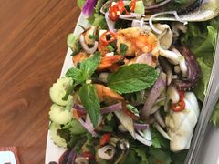 -Chom Cafe and Restaurant