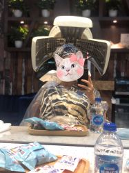 -PE SALON