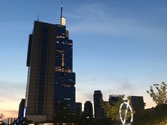 -UNI UNI(环亚凯瑟琳店)