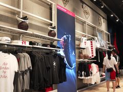 -Air Jordan(世贸天阶店)