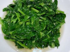 鸡油炒豆苗-香港百合居(LCM置汇旭辉广场店)