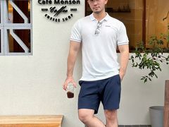 -Café Monson