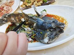 -三亚火车头万人海鲜广场