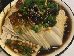 -虾弄弄海派小龙虾·牛羊蝎子火锅