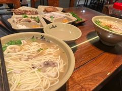 -亮亮面馆(经六路店)