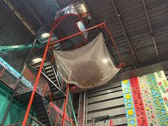 -极限PLAY运动娱乐新世界·团建派对潮玩休闲馆·室内蹦极高空游乐园