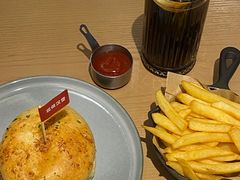 -必胜客(璞丽中心店)