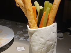 -穹六人间 people 6(岳阳路店)