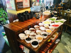 自助调料区-老房老舍重庆火锅(假日城市店)