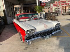 -席娜卡琳火车铁道夜市