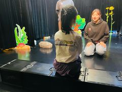 -猴有戏教育戏剧·音乐剧·主持口才·演讲朗诵辩论(环球港华师大校区)