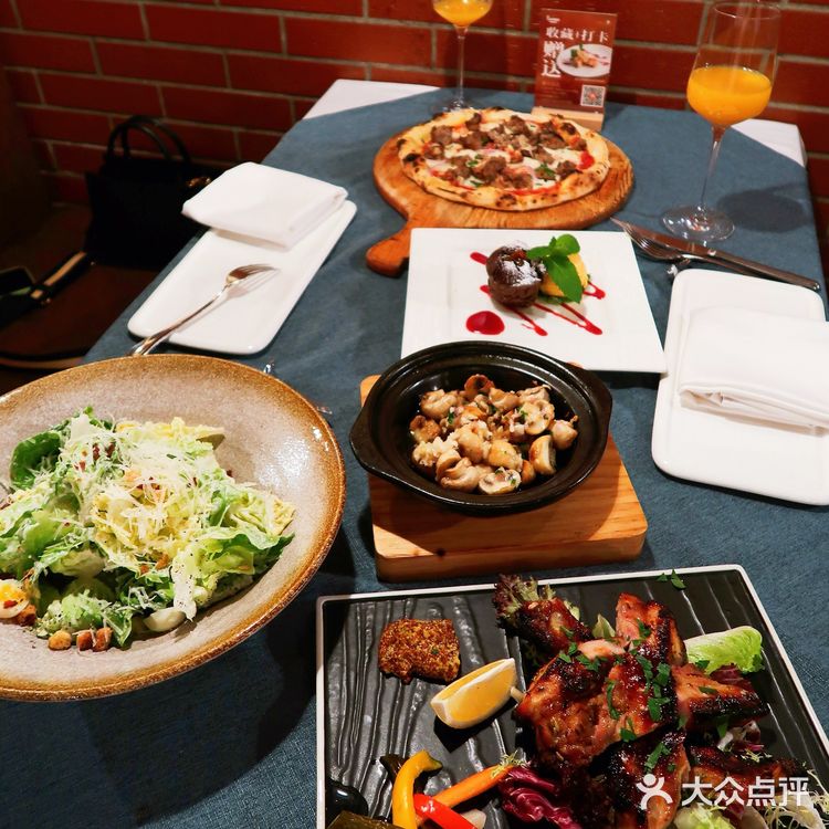 梧桐树下的老牌意大利餐厅|约会生日餐厅