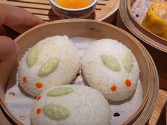 萌兔蛋黄莲蓉包-潮粥荟·潮汕砂锅粥(朝阳大悦城店)