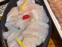 -老牌坊云南鱼豆花火锅(哈西万达店)