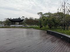 -上海滴水湖皇冠假日酒店