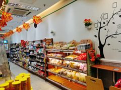 -全家便利店(秀沿路店)