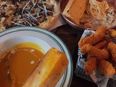 -I HOLIC艾豪丽披萨(KKone店)