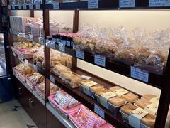 -红宝石·鲜奶小方·海派西点房(金杨店)